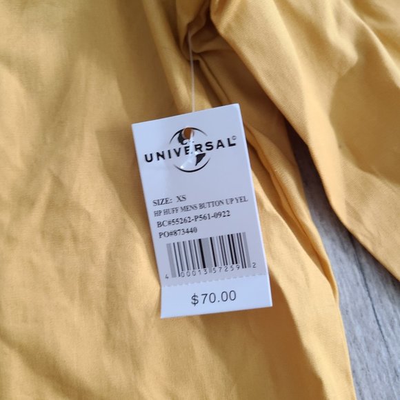 Harry Potter Hufflepuff Universal Studios Men’s Button-Up Shirt Yellow XS NEW - Picture 5 of 12